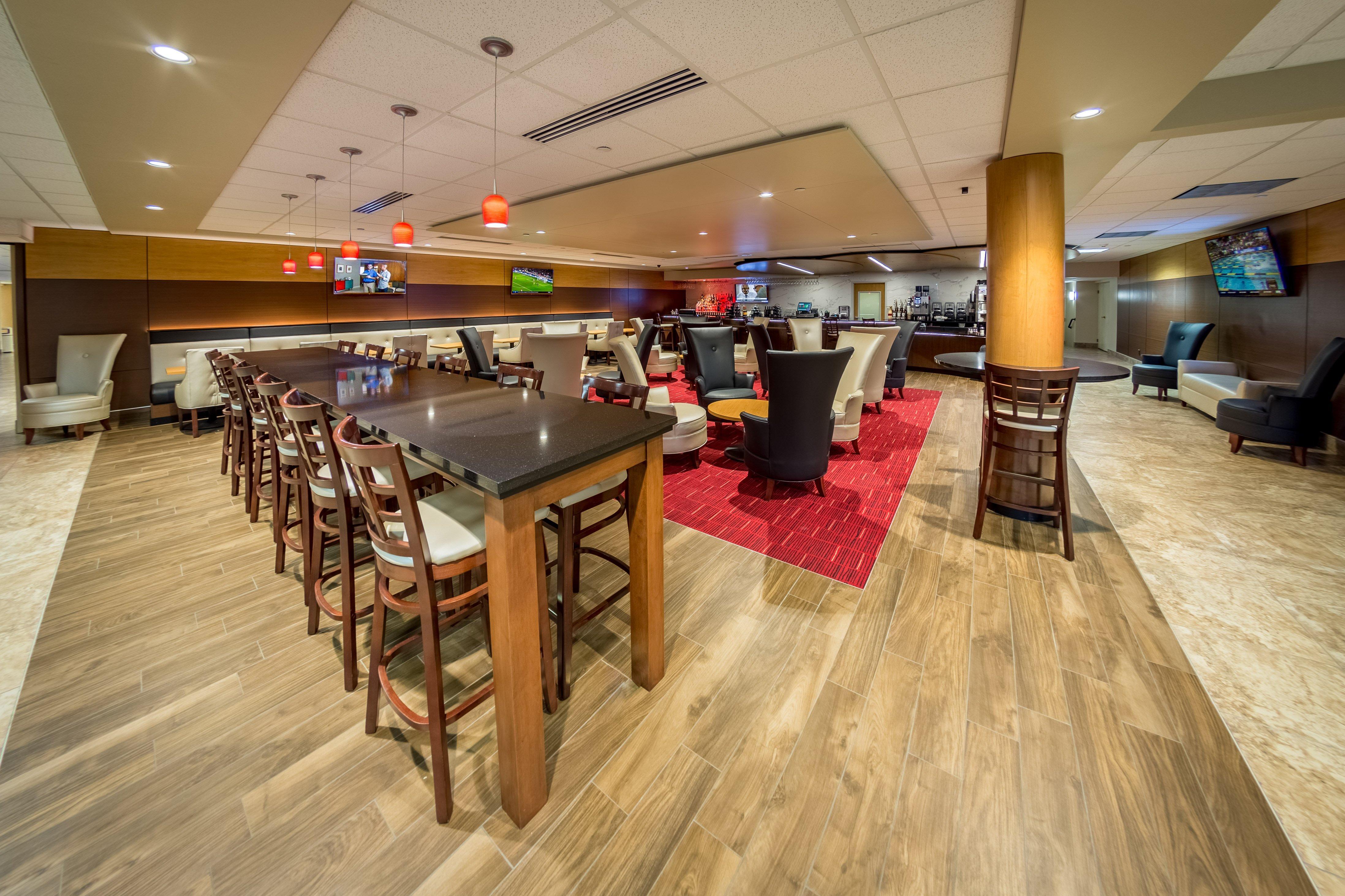 Holiday Inn Des Moines-Airport Conf Center By Ihg Exterior photo