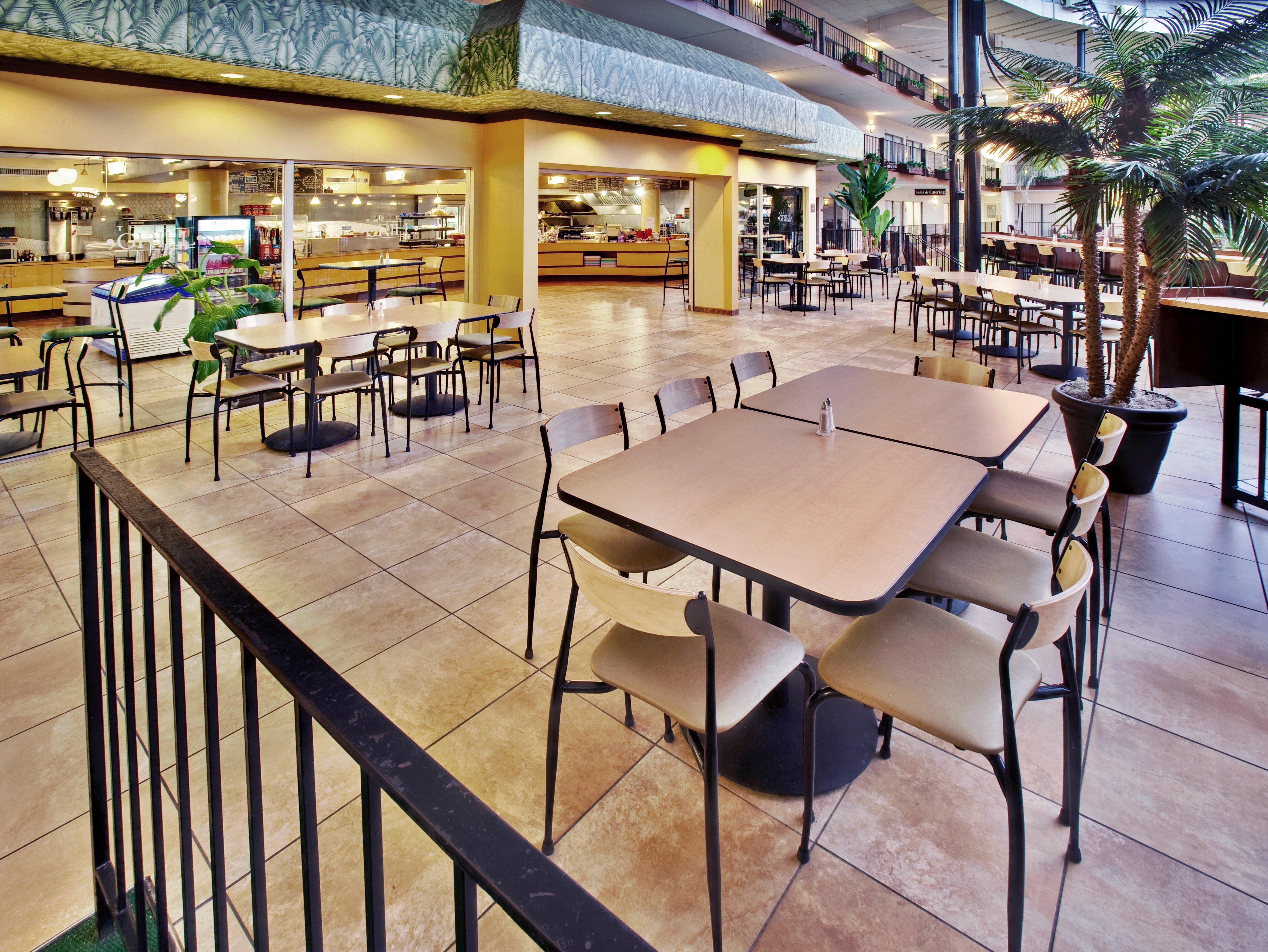 Holiday Inn Des Moines-Airport Conf Center By Ihg Exterior photo