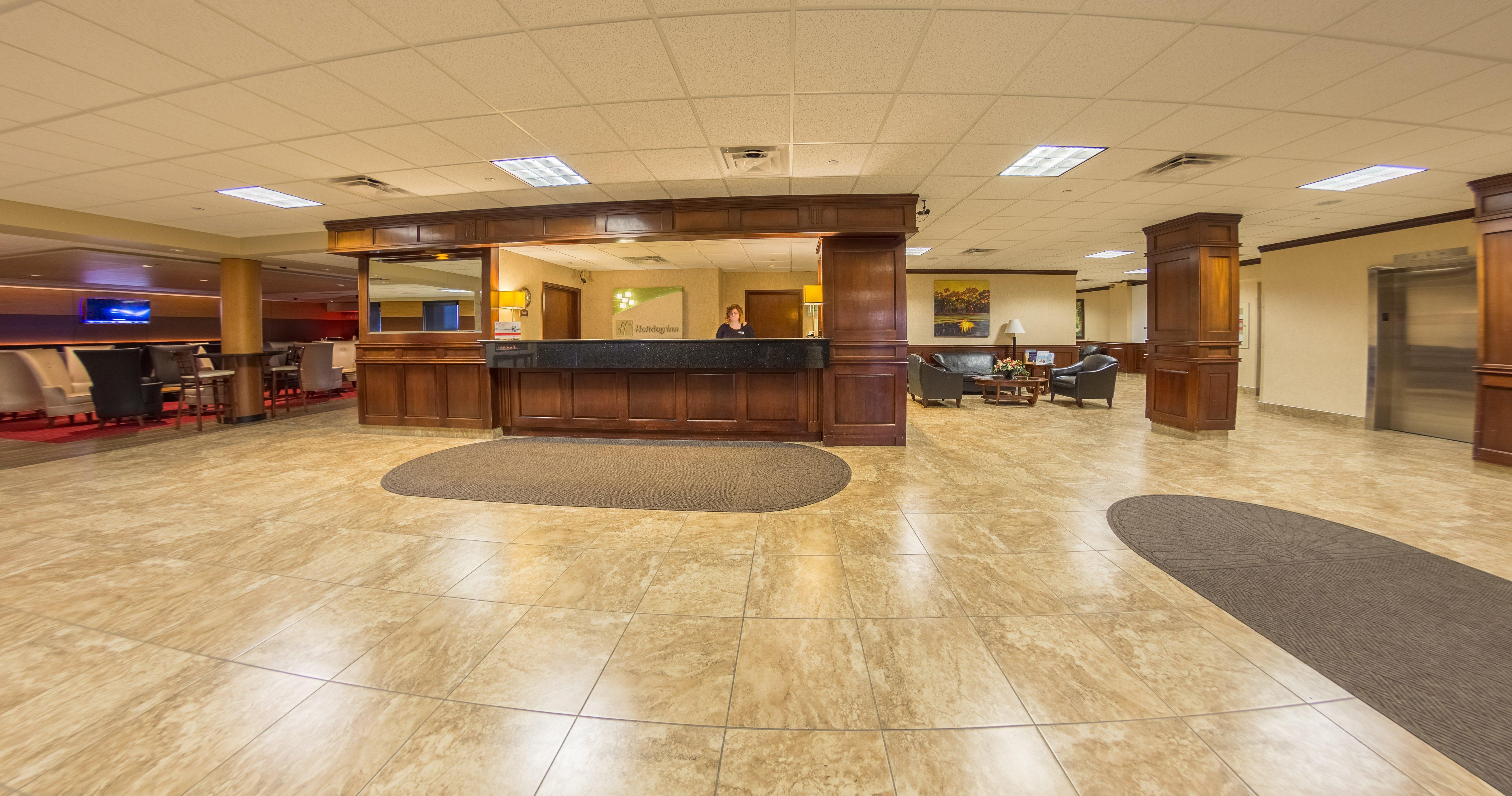 Holiday Inn Des Moines-Airport Conf Center By Ihg Exterior photo