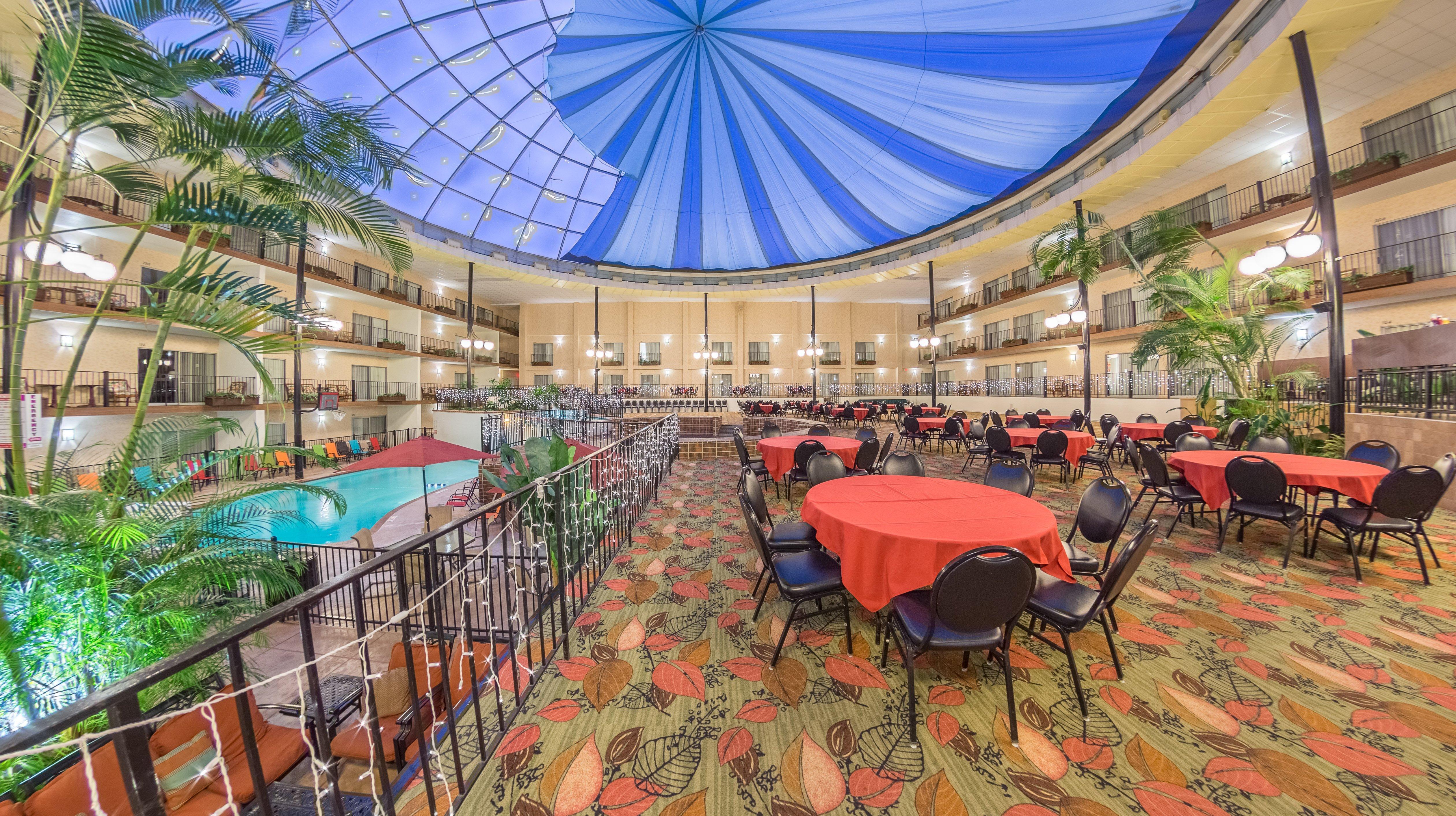 Holiday Inn Des Moines-Airport Conf Center By Ihg Exterior photo