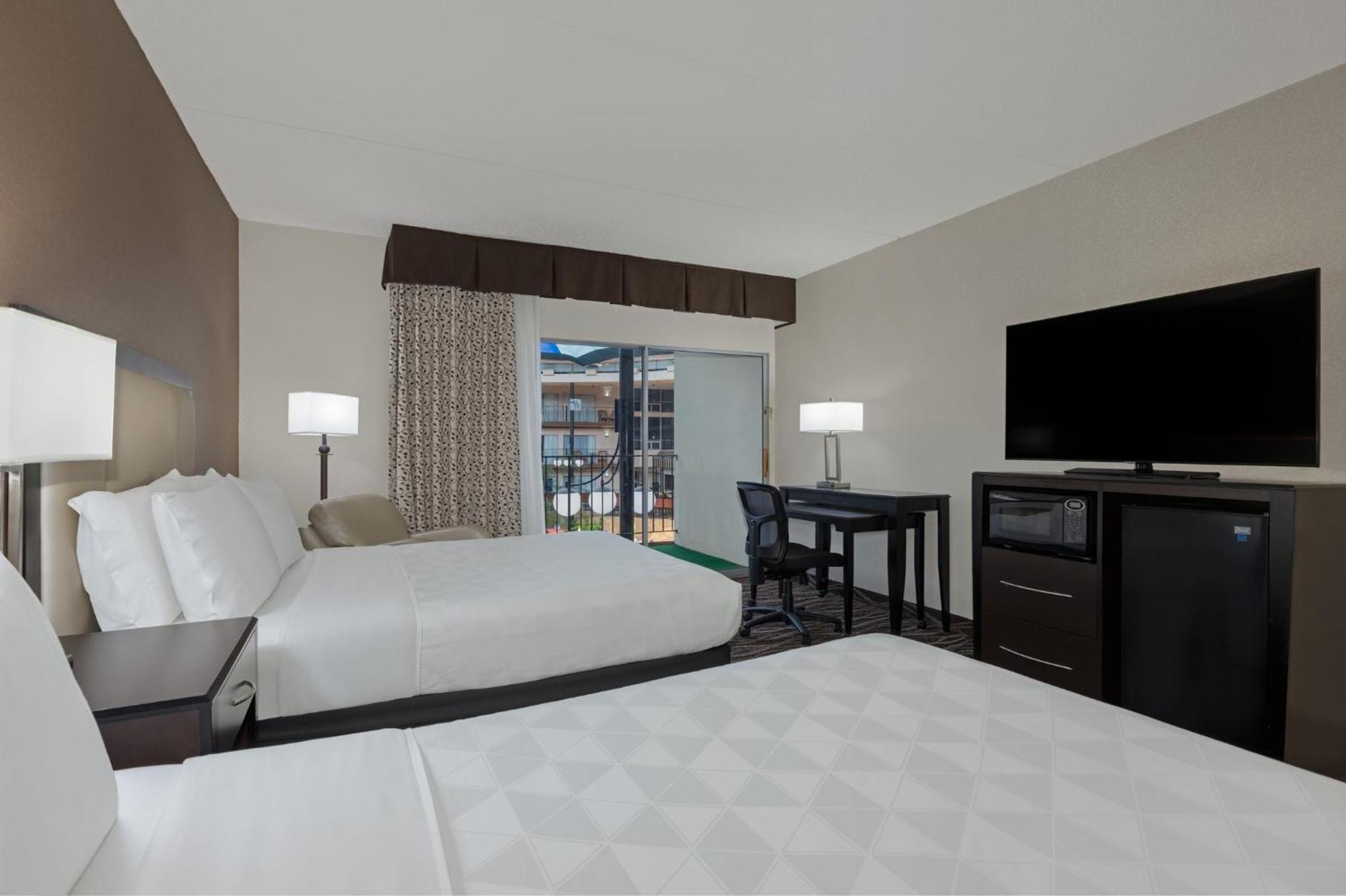Holiday Inn Des Moines-Airport Conf Center By Ihg Exterior photo