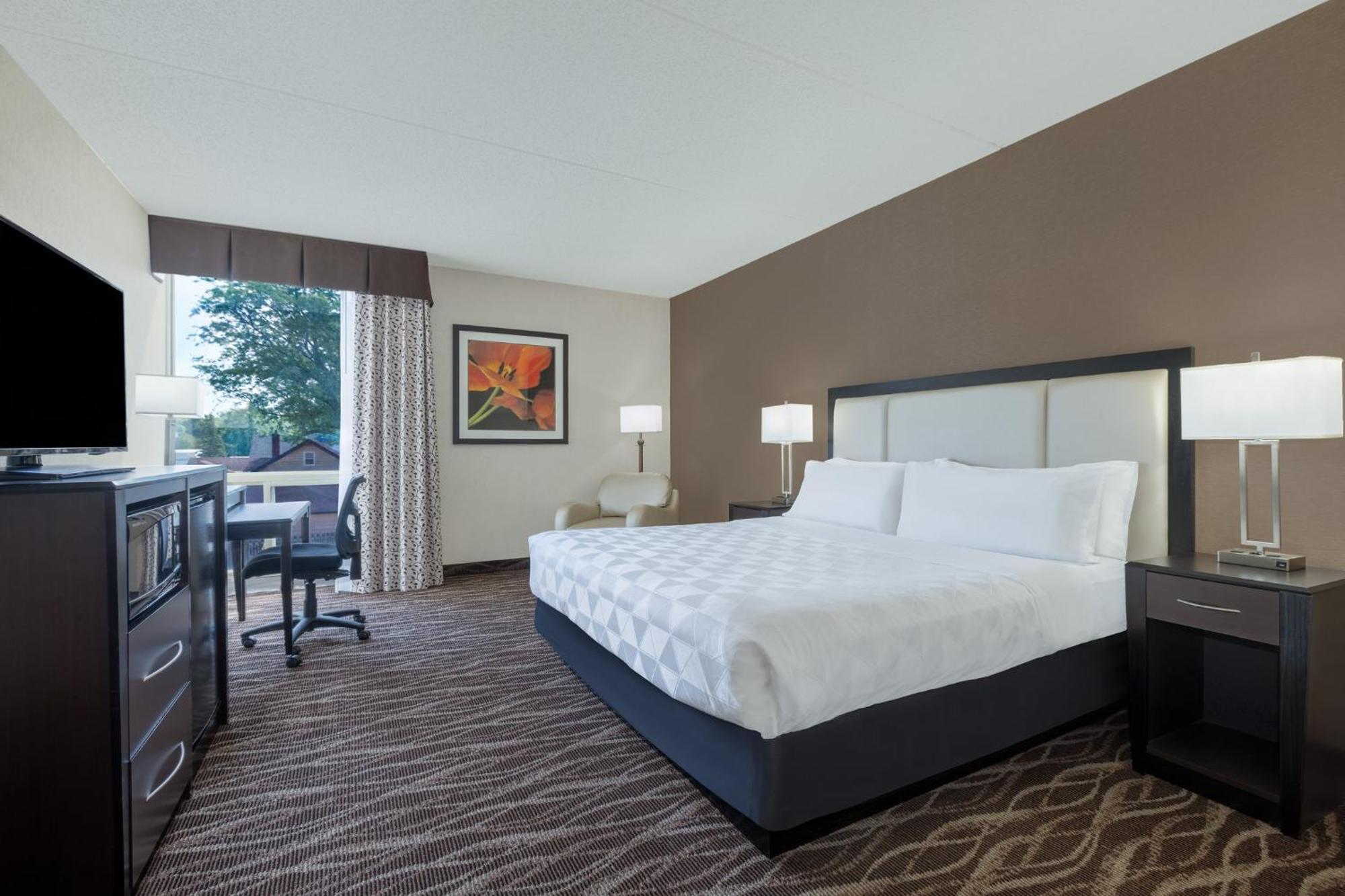 Holiday Inn Des Moines-Airport Conf Center By Ihg Exterior photo