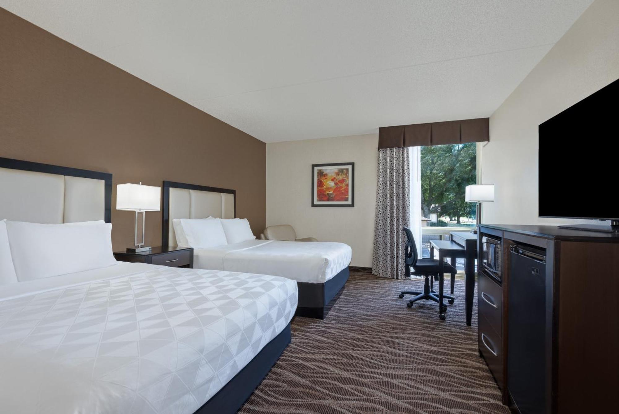 Holiday Inn Des Moines-Airport Conf Center By Ihg Exterior photo