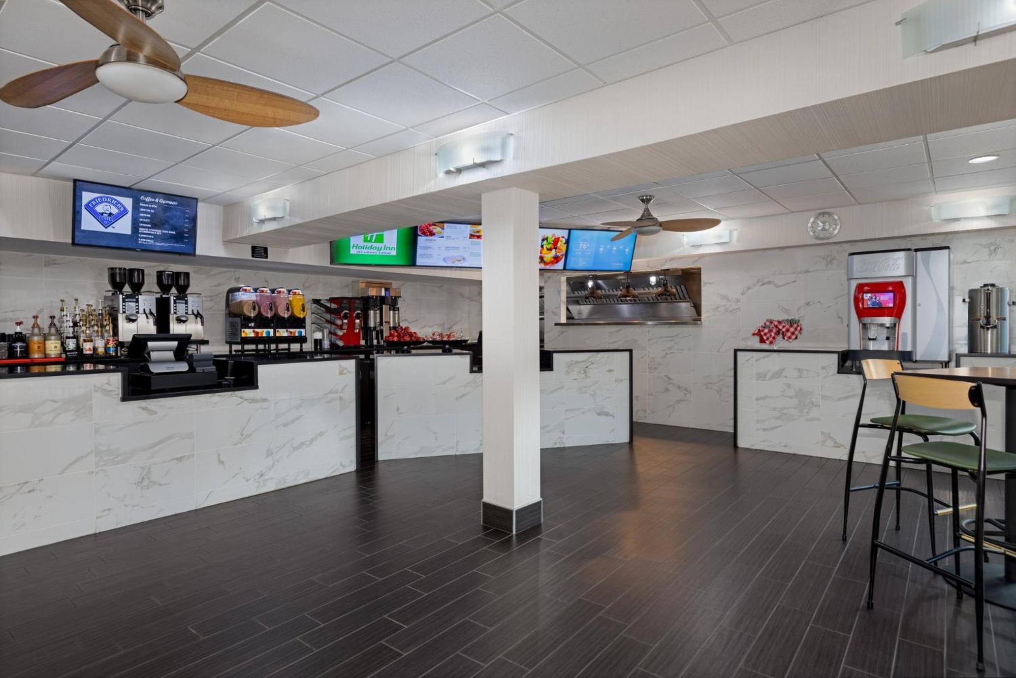 Holiday Inn Des Moines-Airport Conf Center By Ihg Exterior photo