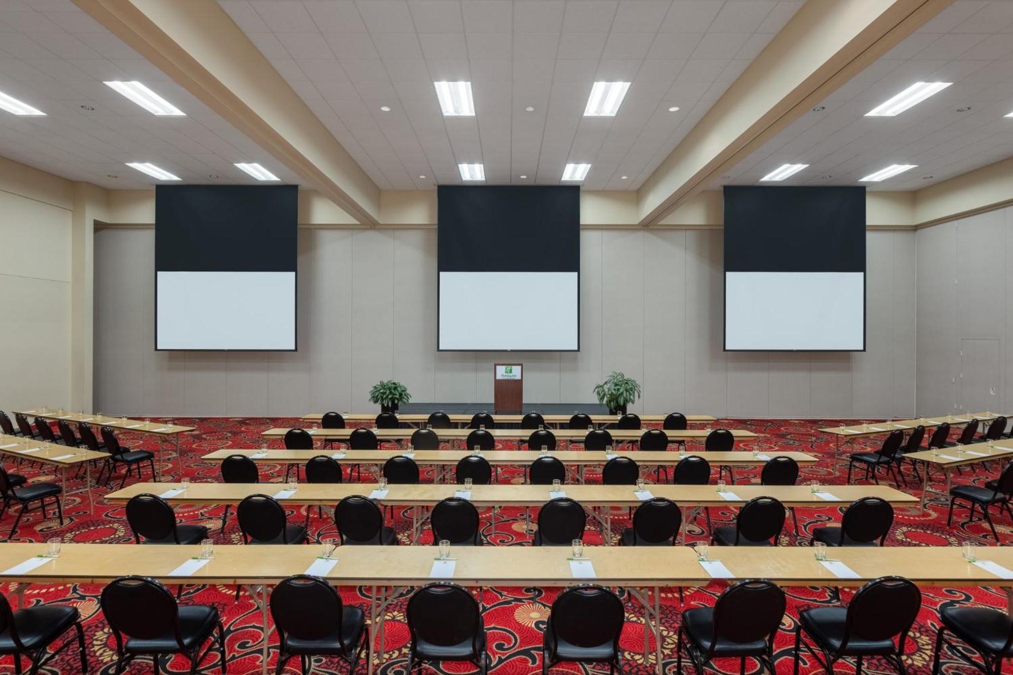 Holiday Inn Des Moines-Airport Conf Center By Ihg Exterior photo