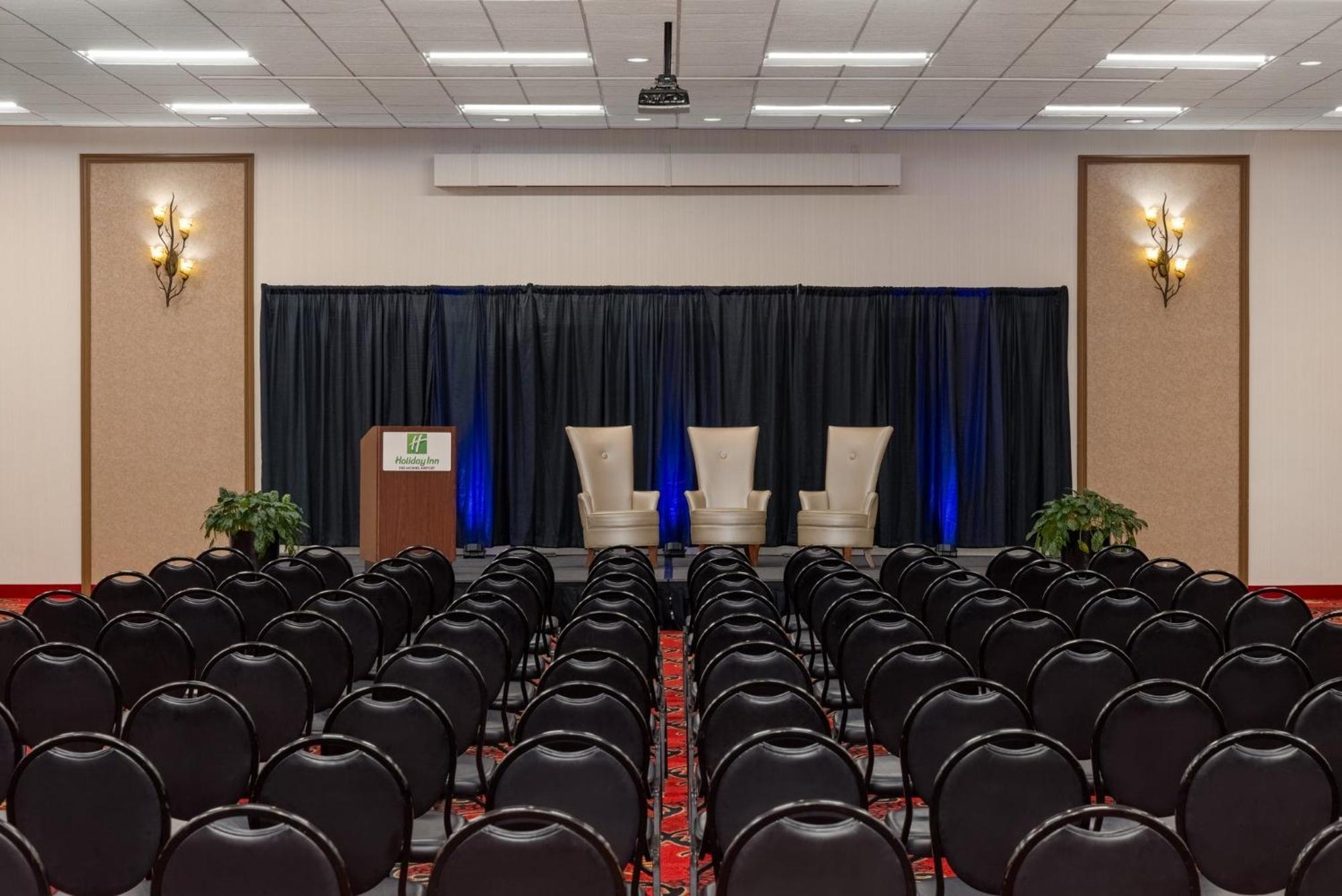 Holiday Inn Des Moines-Airport Conf Center By Ihg Exterior photo