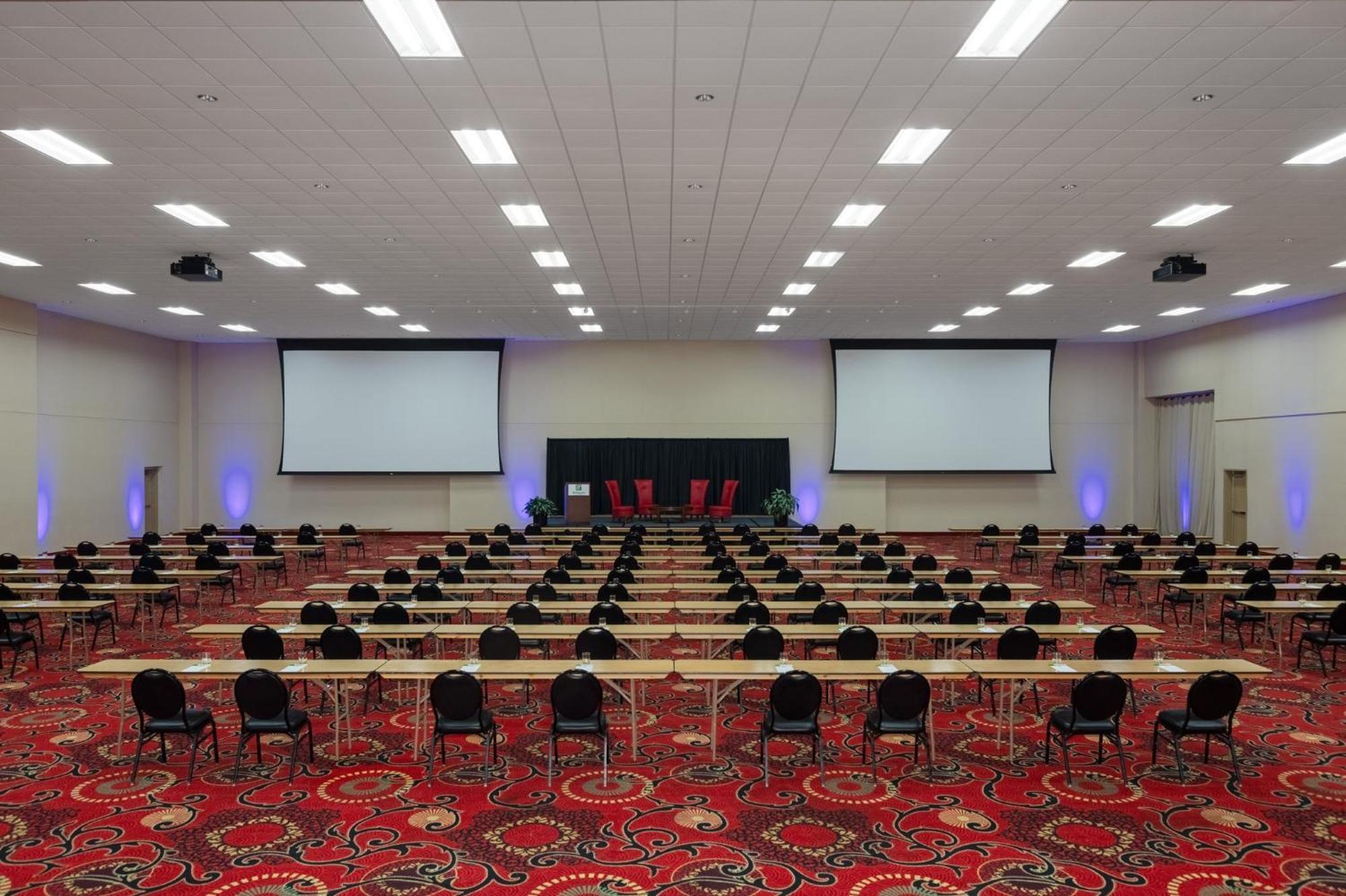 Holiday Inn Des Moines-Airport Conf Center By Ihg Exterior photo