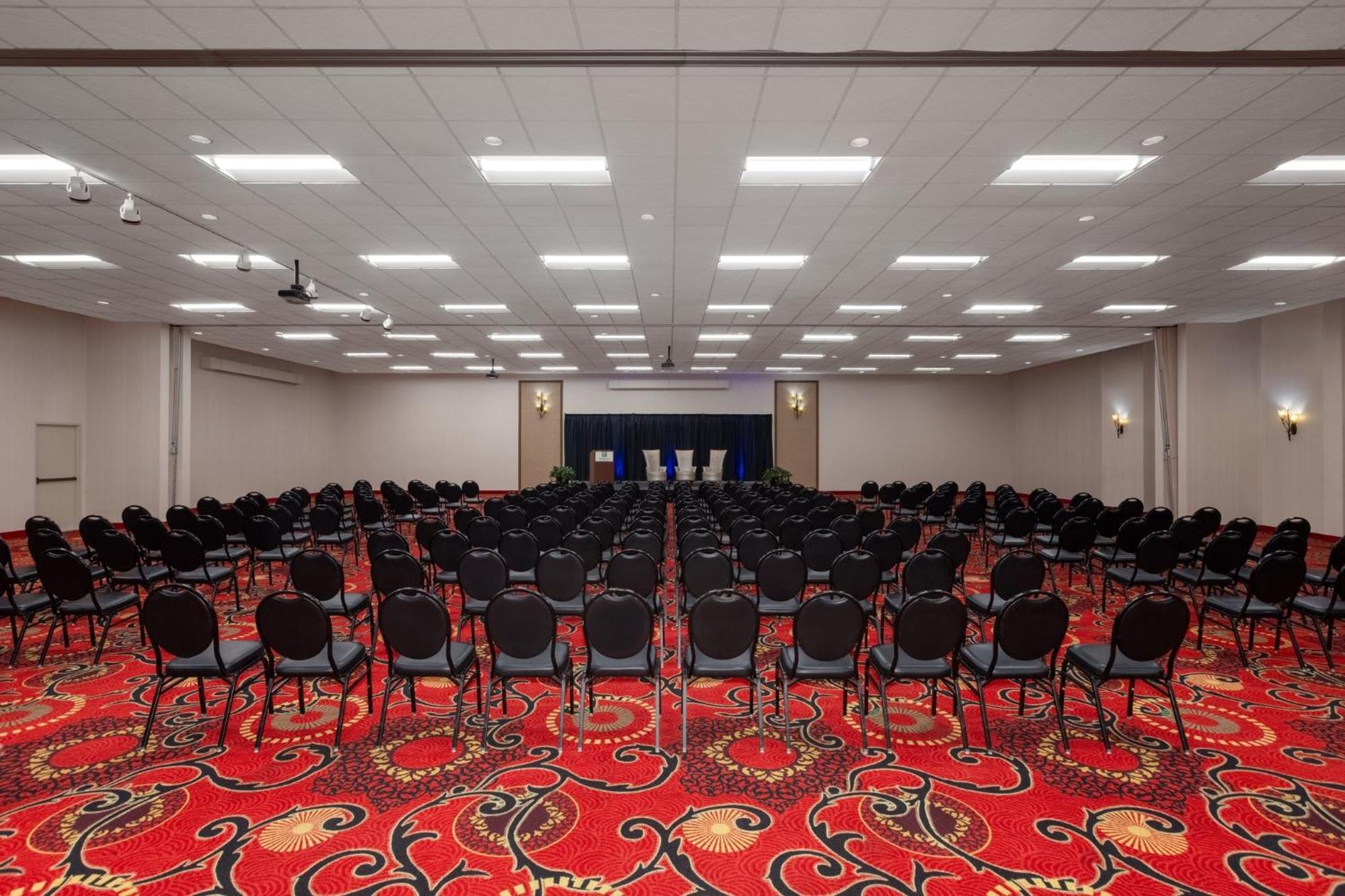 Holiday Inn Des Moines-Airport Conf Center By Ihg Exterior photo
