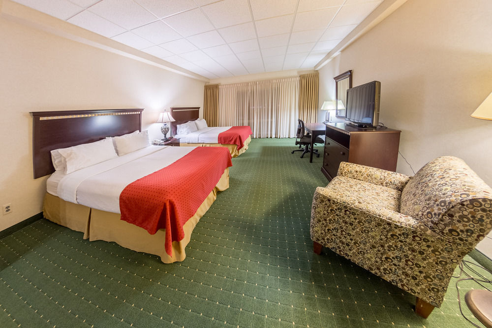 Holiday Inn Des Moines-Airport Conf Center By Ihg Exterior photo