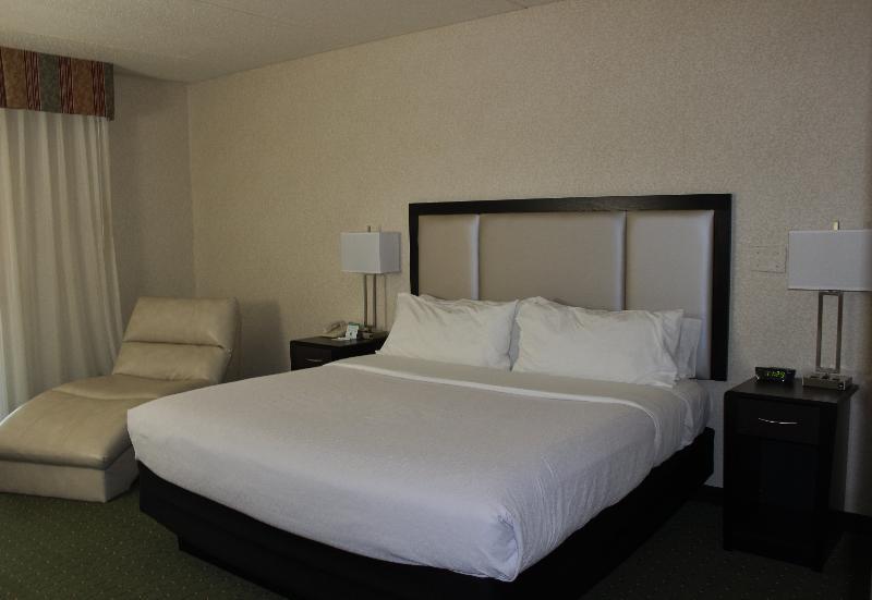 Holiday Inn Des Moines-Airport Conf Center By Ihg Exterior photo